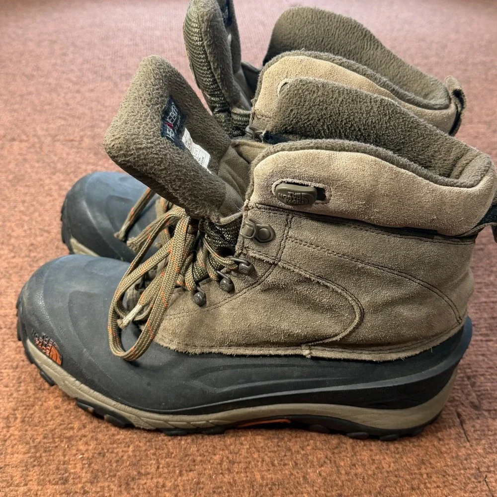The North Face Men Chilkat III Waterproof Heatseeker Winter Boots Brown NF0A39V6